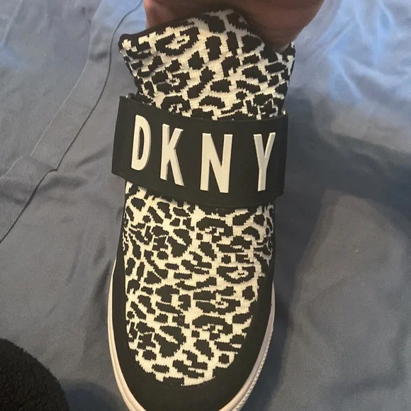 NWOT size 10 suede and stretchy DKNY sneaker booties - Picture 2 of 6